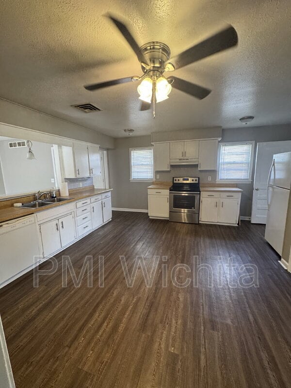 Building Photo - 1663 S Woodlawn Blvd