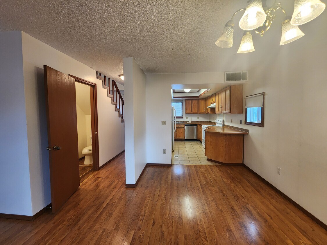 Primary Photo - 7431 Woburn Cir