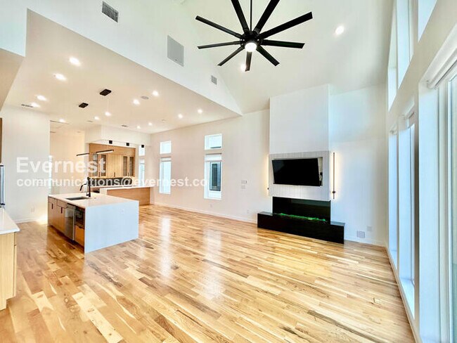 Foto del edificio - 426 Avenue L Ave