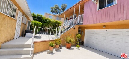 Building Photo - 419 La Colina Dr