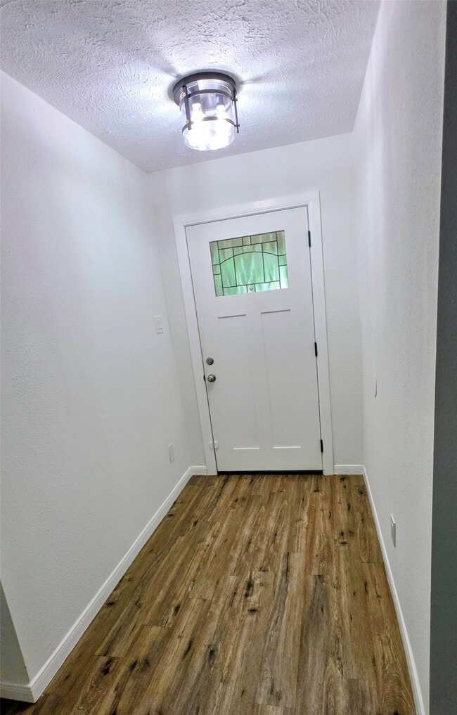 Foto del edificio - 7518 Smiling Woods Ln