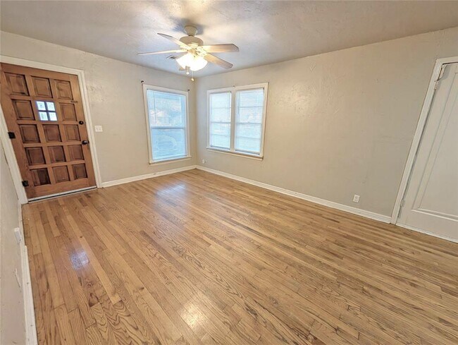 Foto del edificio - 4908 N College Ave