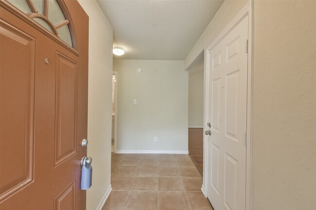 Foto del edificio - 42 Prairie Oak Dr
