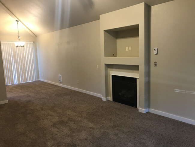 Dining room - 20870 Nova Loop
