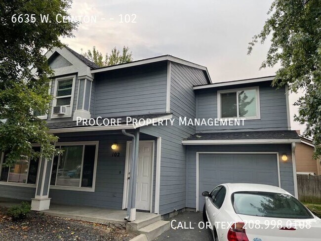 Building Photo - Live in the heart of Boise in this spaciou...