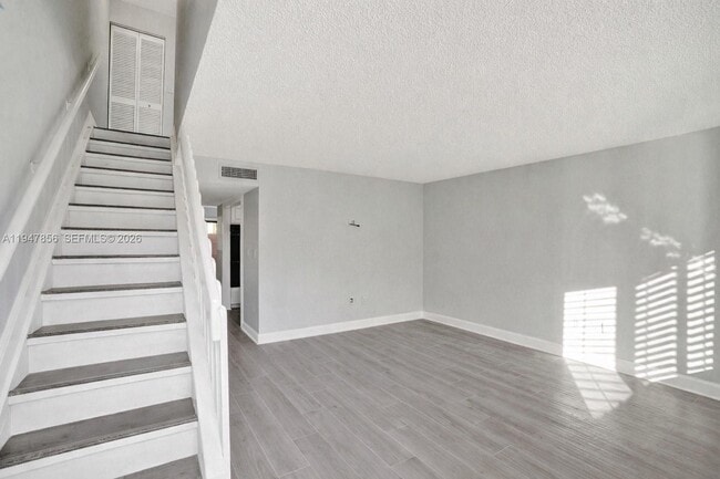 Building Photo - 10102 SW 77th Ct