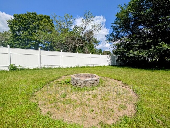 Foto del edificio - 9342 Trenton Ln N
