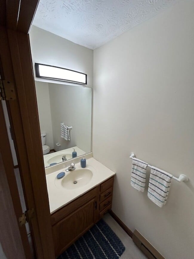 Building Photo - 2 Bedroom & 1.5 Bath Townhome - Troy, Ohio