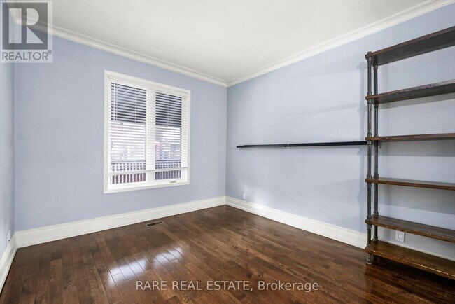 Photo du bâtiment - 893 Dovercourt Rd