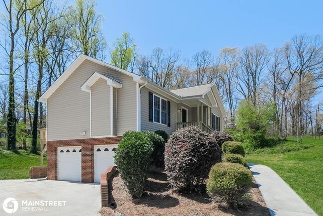 Building Photo - 229 Laura St, Winston-Salem, NC 27107