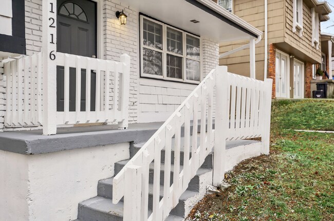 Building Photo - AMAZING Updated ranch style home!