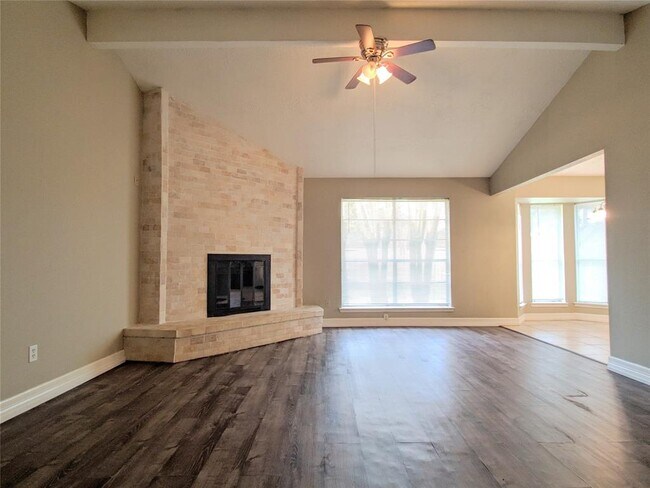 Building Photo - 4527 Towergate Dr