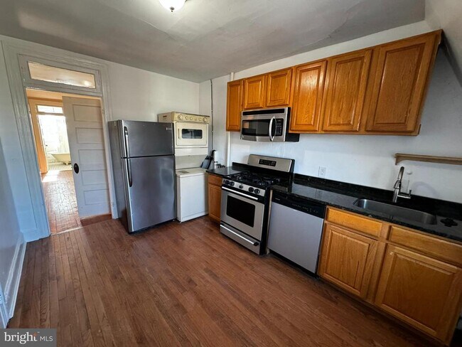 Building Photo - 1748 Lamont St NW