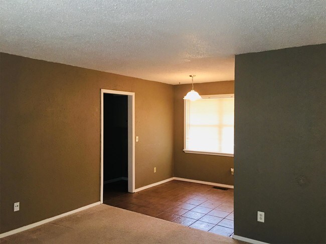Foto del edificio - 14000 Gateway Dr