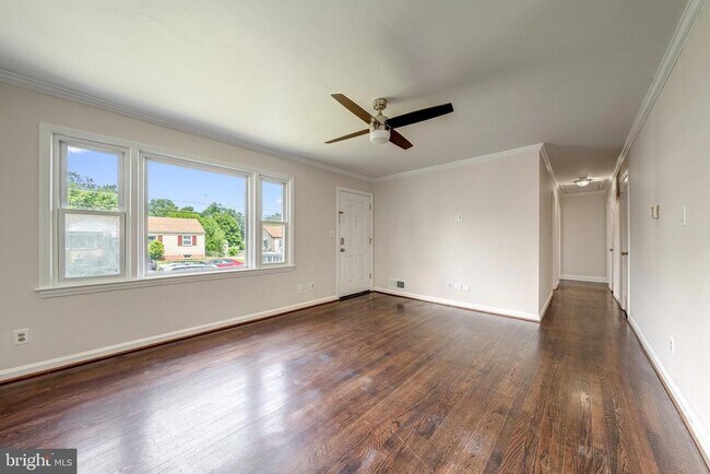 Foto del edificio - 4144 Addison Rd