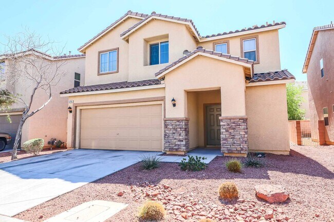 Building Photo - UPGRADED 4 BEDROOM HOUSE!