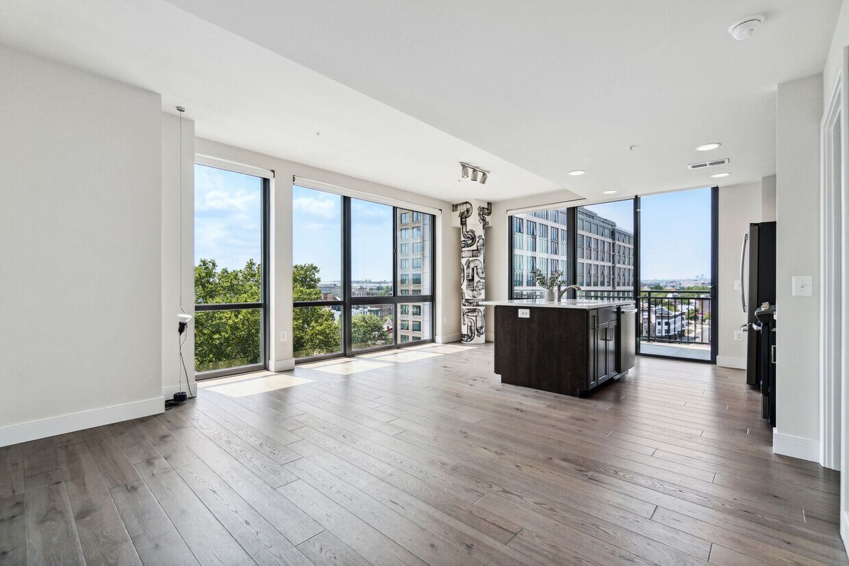 Foto principal - Modern Penthouse Condo! Parking Included! ...