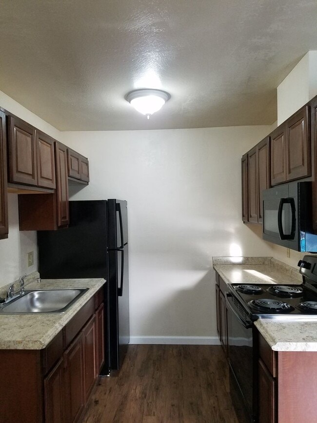 Interior Photo - L150 - Orange Garden Apartments