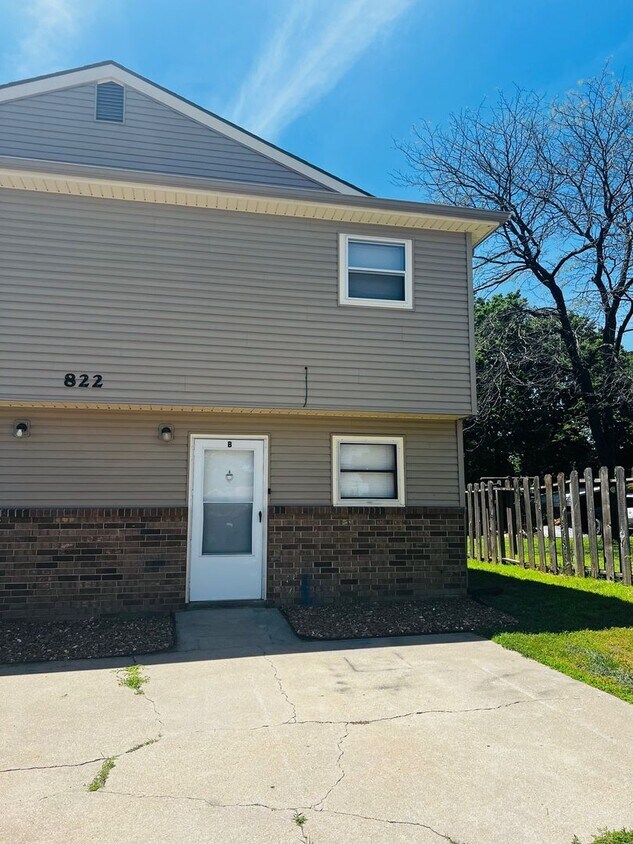 Primary Photo - WATER & TRASH INCLUDED - CENTRAL LOCATION!