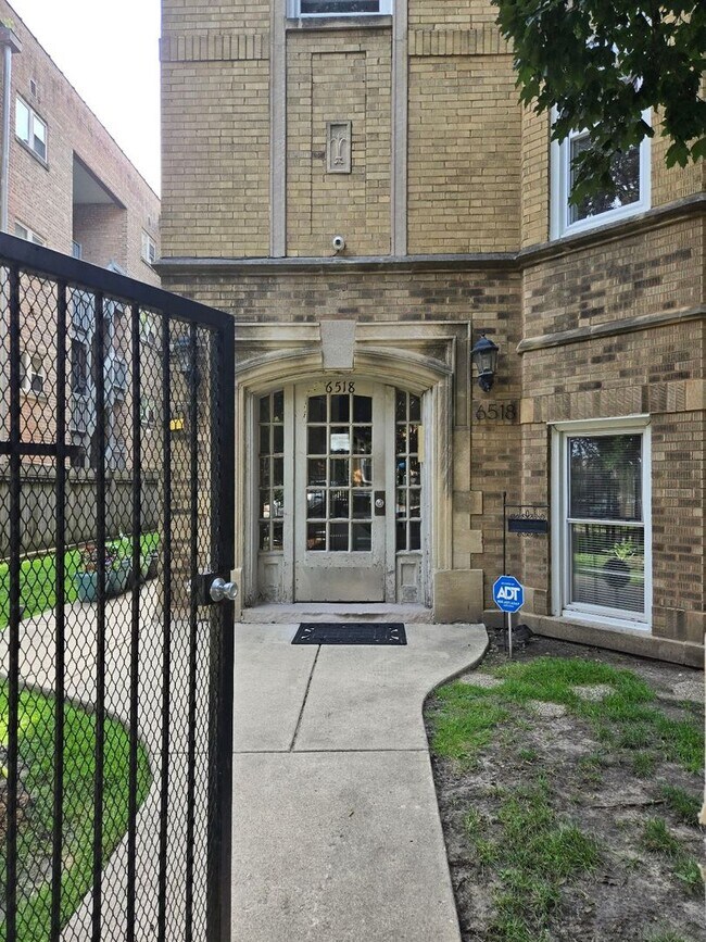Foto del edificio - 6518 N Mozart St