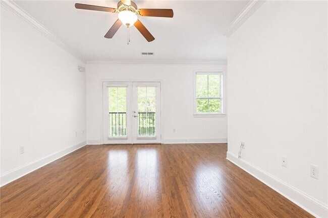 Foto del edificio - 5490 Glenridge Park NE