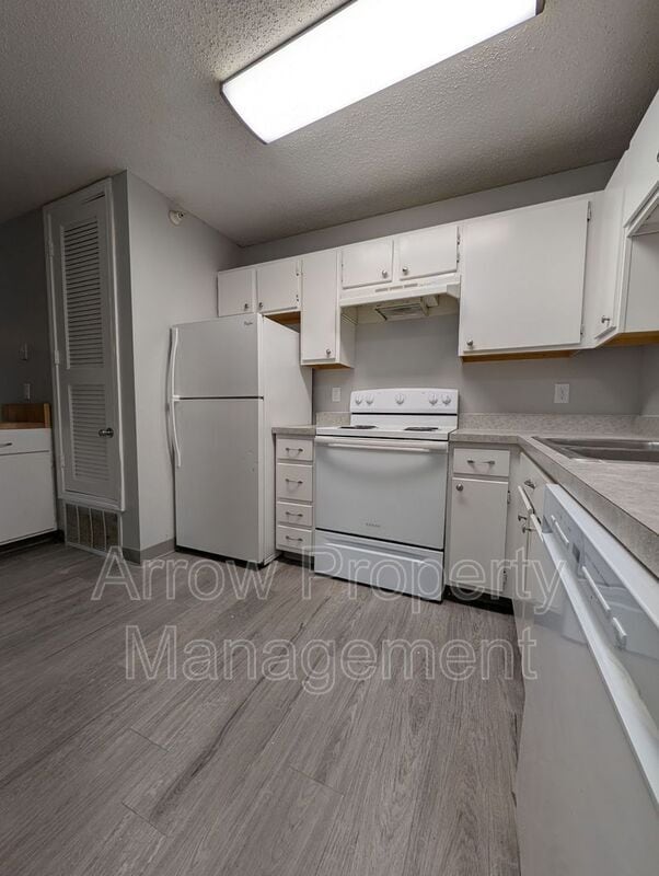 Building Photo - 1216 S 2nd St