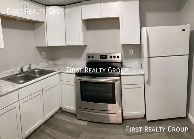 Photo - 305 N Broadway-#3 Apartment