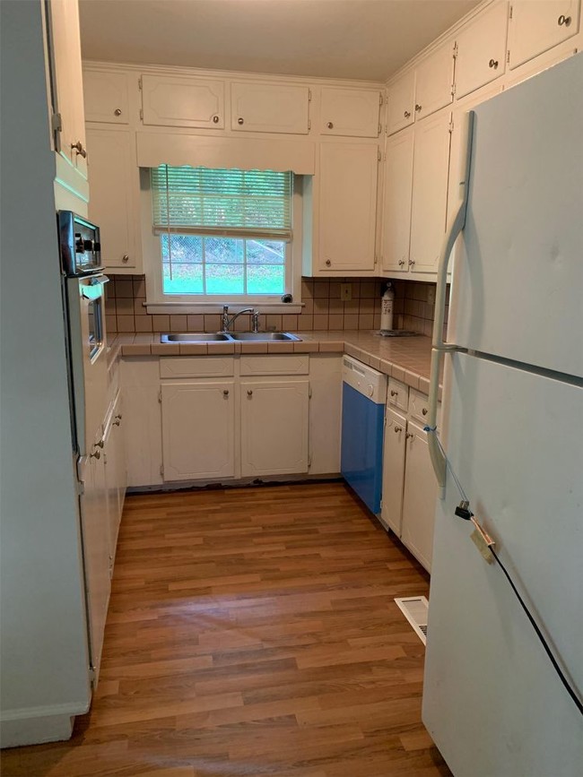Building Photo - 2645 Ladd Drive