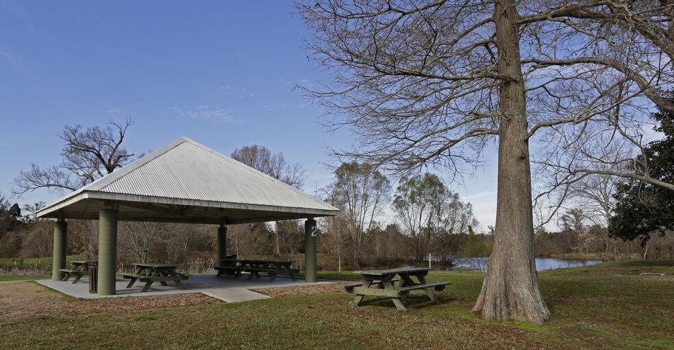 Is Old Aurora a Good Place To Live in New Orleans? Neighborhood Guide