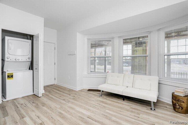 Foto del edificio - 799 E Grand Blvd