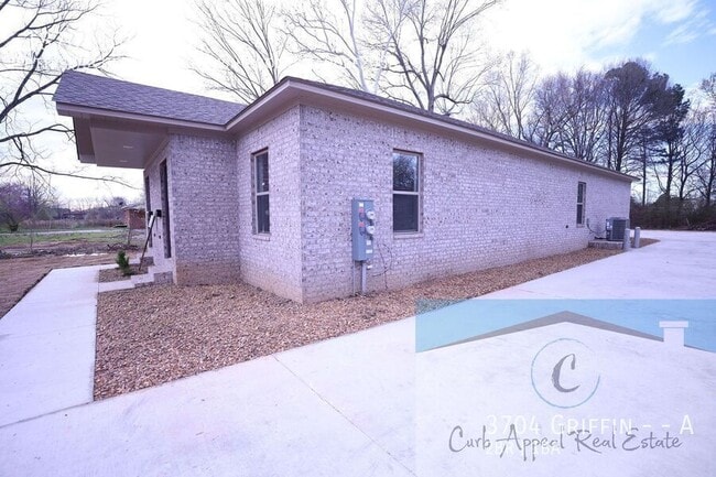 Building Photo - 3704 Griffin St