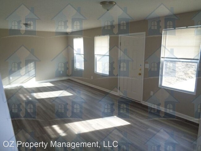 Building Photo - 4 br, 2.5 bath House - 426 West Kemper Road,