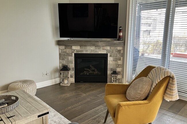 Building Photo - 667 Johnston Pk Ave