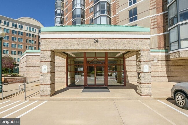 Front Entrance - 24 Courthouse Sq