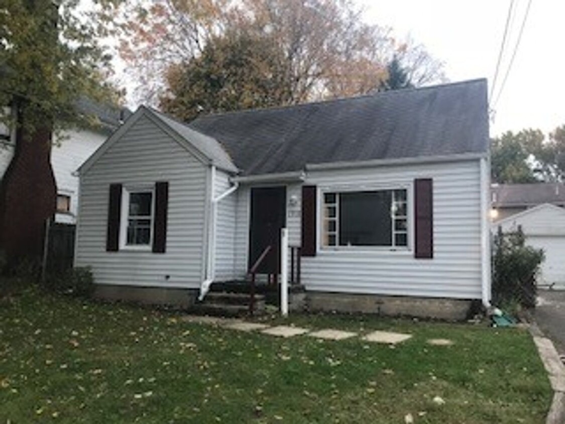 Foto principal - 3BR Plain Township home for rent