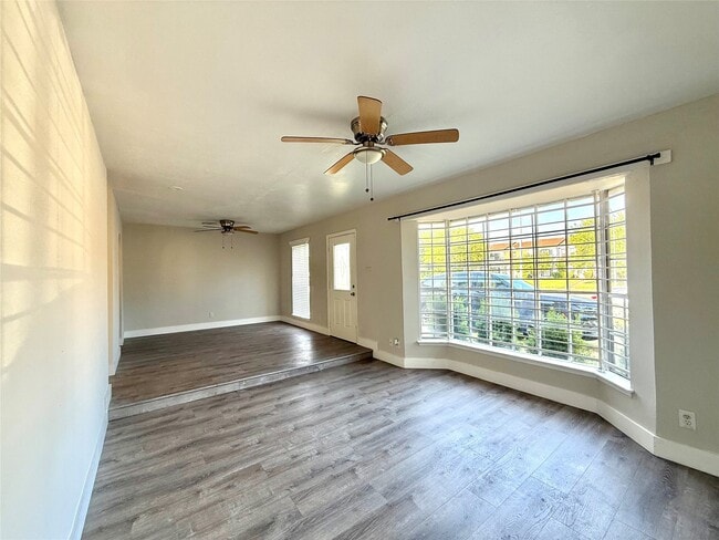 Foto del edificio - 7119 S Gessner Rd