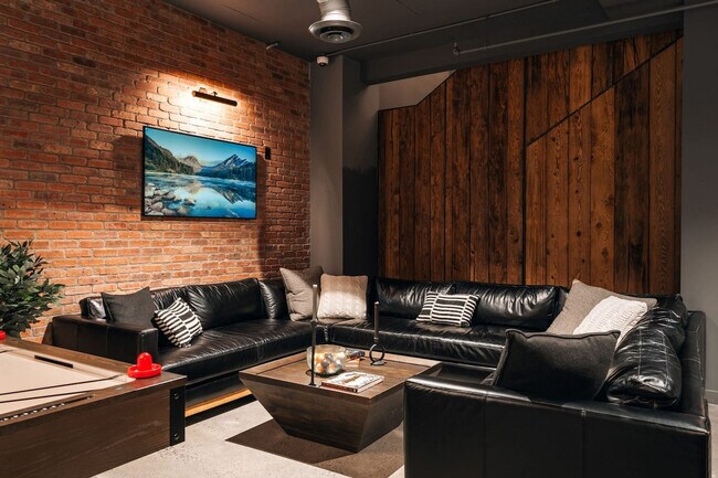 Building Photo - 150 Broad St