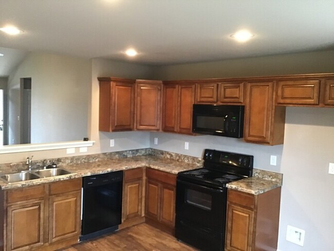Building Photo - 236 Glory Ln