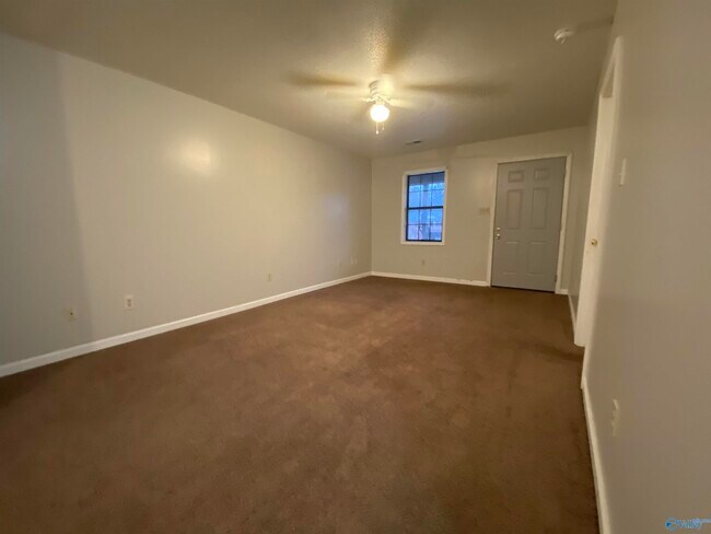 Building Photo - 2915 Wimberly Dr SW