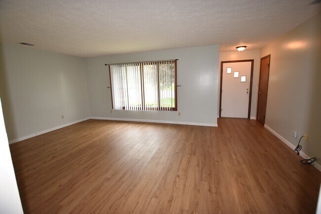 Building Photo - Single Level, Two Bedroom House in Greenfield
