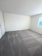 Building Photo - 170 Upper Via Casitas