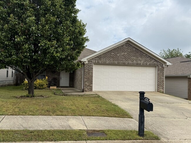 Nice 3 Bed 2 Bath Available in July! Book ... - Nice 3 Bed 2 Bath Available in July! Book ... House