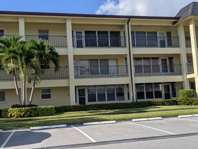 Foto del edificio - 4700 Cove Cir