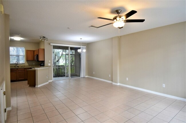 Building Photo - Close To Everything