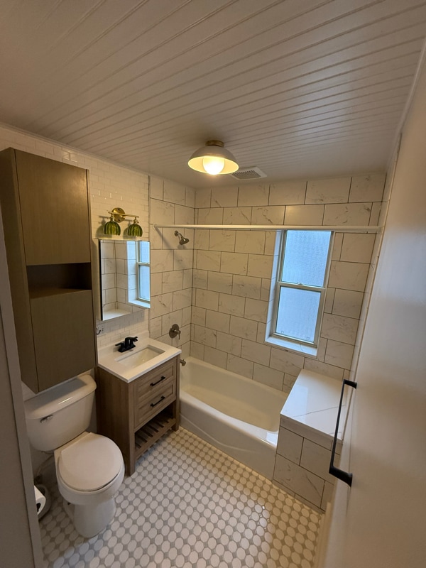 Photo - 705 N Damen Ave Apartment