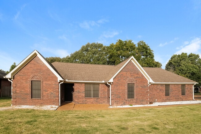 Building Photo - 125 N Parkway St