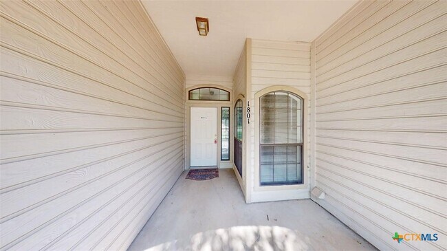 Building Photo - 1801 Thomas Ct