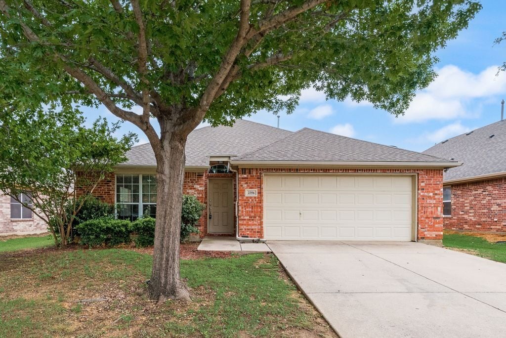 "Spacious 4-Bedroom with 2 Baths and 2,116 Sq Ft in Little Elm!" - "Spacious 4-Bedroom with 2 Baths and 2,116 Sq Ft in Little Elm!"