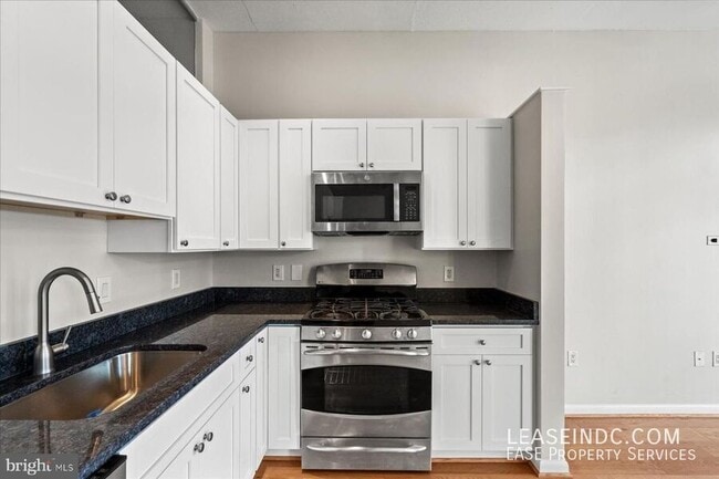 Building Photo - 811 4th St NW