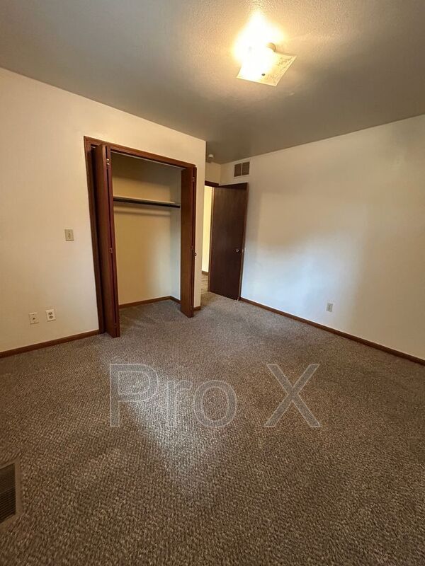 Building Photo - 417 E Jefferson St